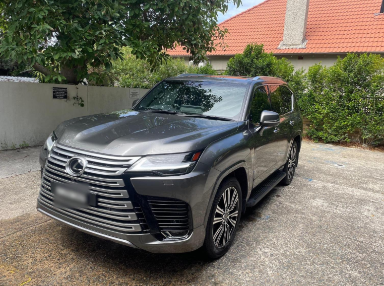 Lexus LX LX600